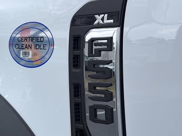 2026 Oxford White Ford Super Duty F-550 DRW XL 4X4 Chassis