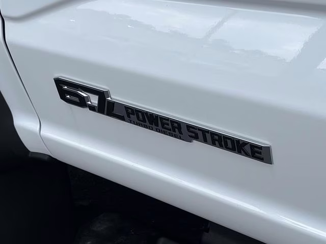 2026 Oxford White Ford Super Duty F-550 DRW XL 4X4 Chassis