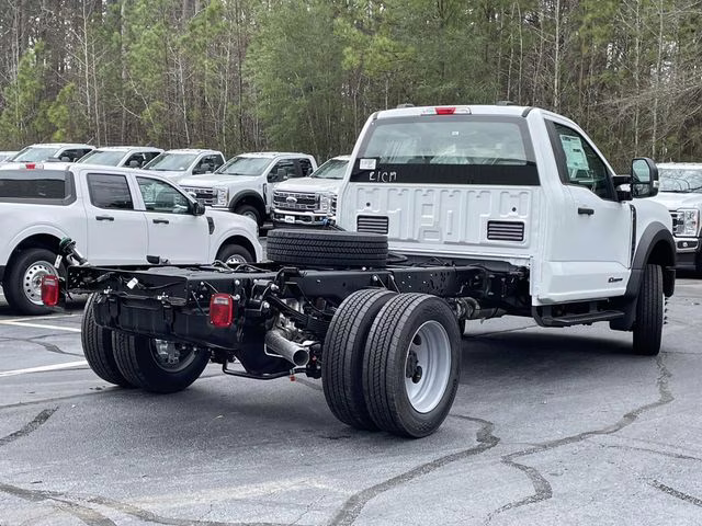2026 Oxford White Ford Super Duty F-450 DRW XL RWD Chassis