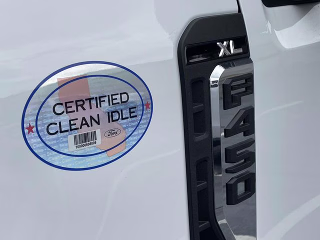 2026 Oxford White Ford Super Duty F-450 DRW XL RWD Chassis