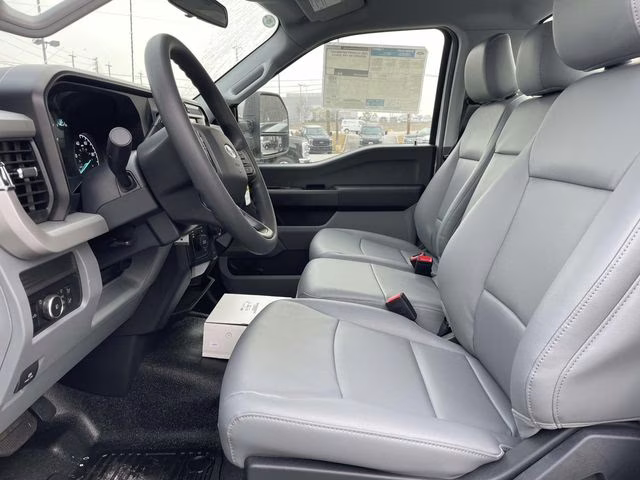 2026 Oxford White Ford Super Duty F-450 DRW XL 4X4 Chassis