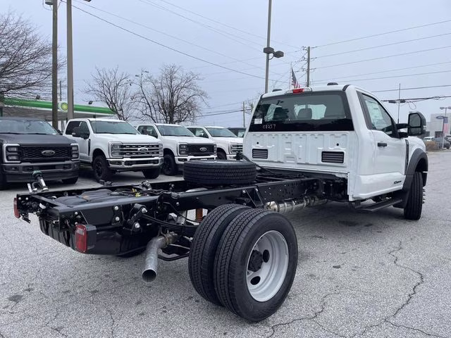 2026 Oxford White Ford Super Duty F-450 DRW XL 4X4 Chassis