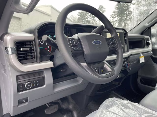 2026 Oxford White Ford Super Duty F-350 SRW XL 4X4 Truck