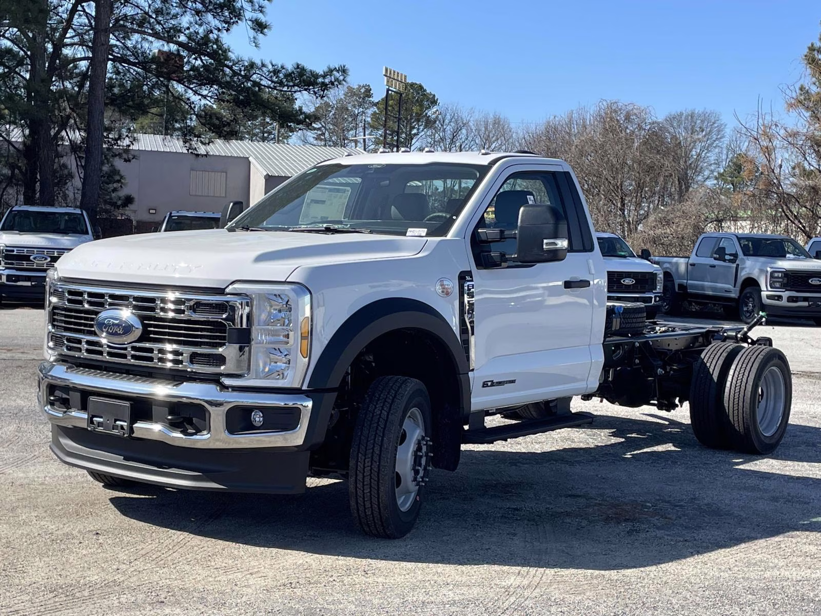 2026 Oxford White Ford Super Duty F-550 DRW XL RWD Chassis