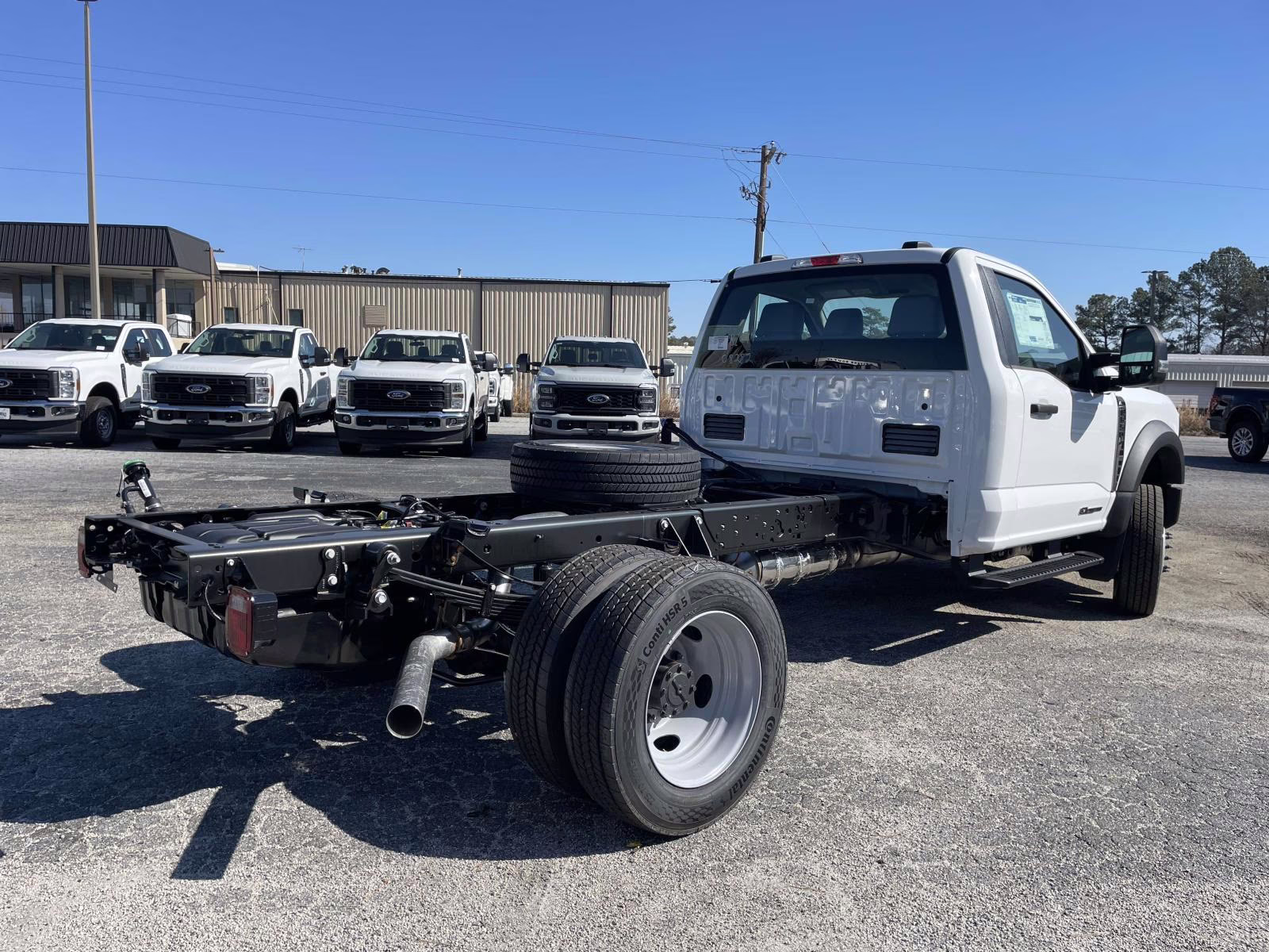 2026 Oxford White Ford Super Duty F-550 DRW XL RWD Chassis