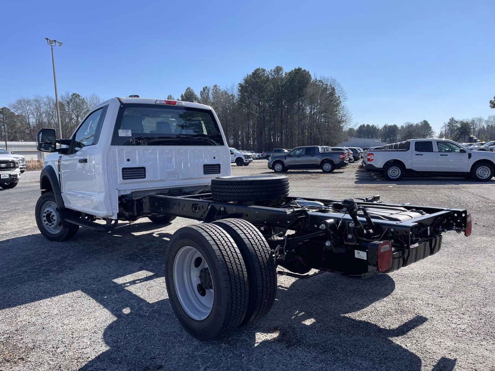 2026 Oxford White Ford Super Duty F-550 DRW XL 4X4 Chassis