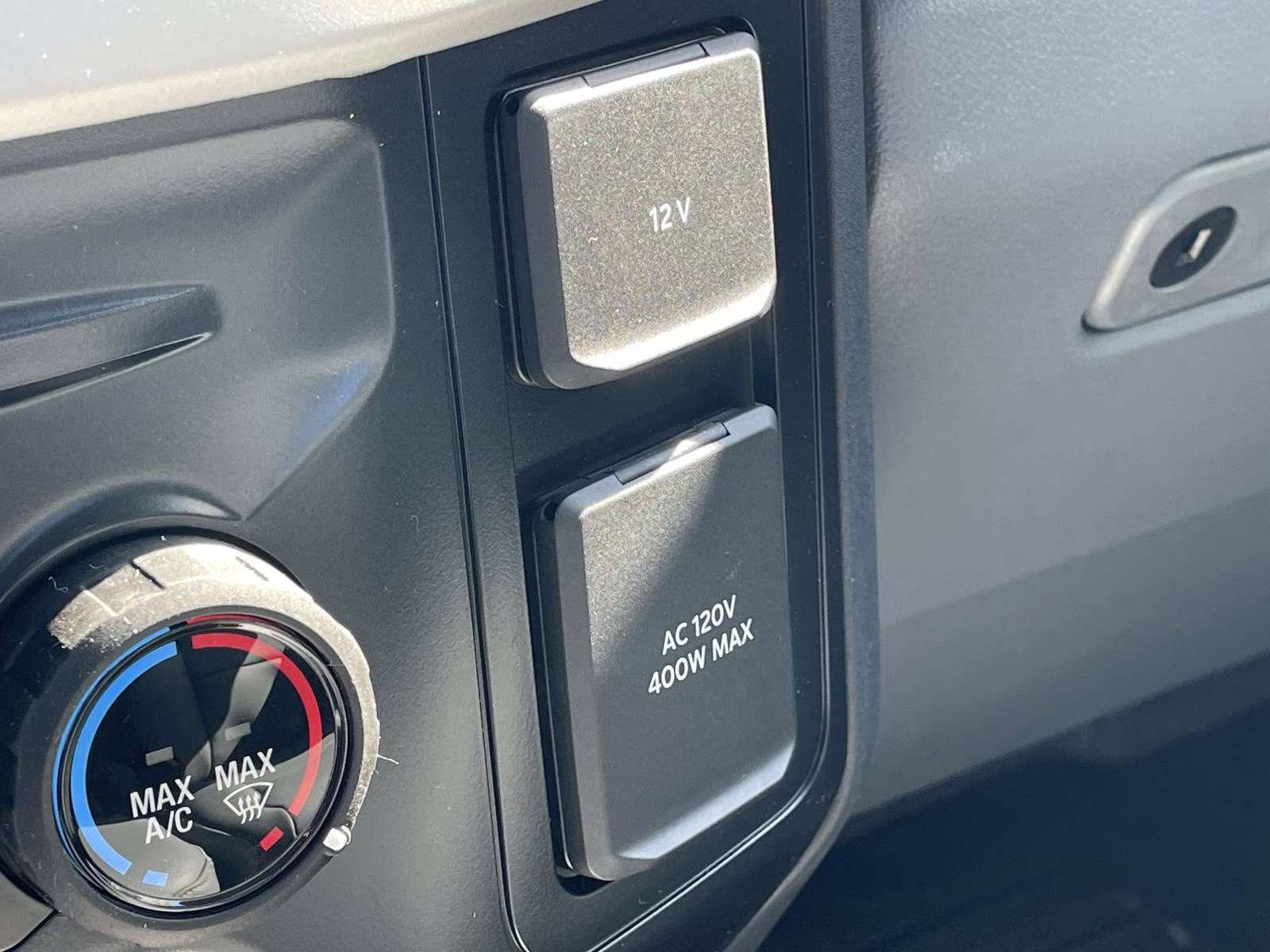 2026 Oxford White Ford Super Duty F-550 DRW XL 4X4 Chassis