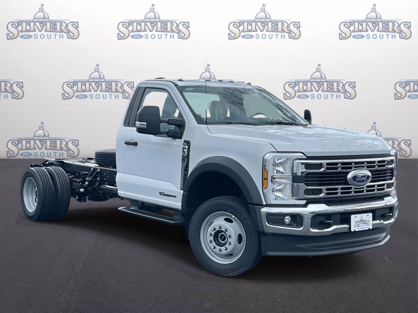 2026 Oxford White Ford Super Duty F-550 DRW XL 4X4 Chassis