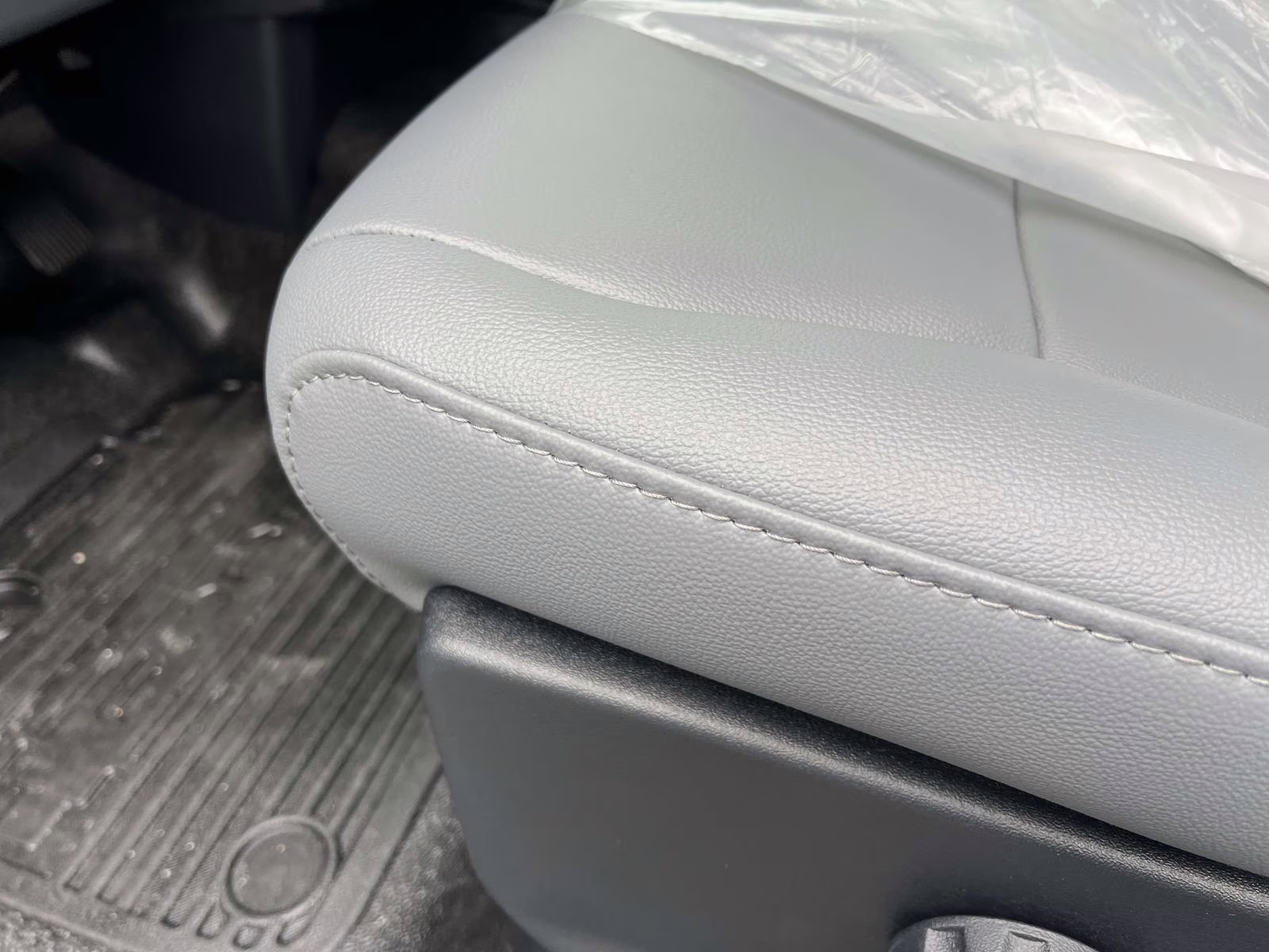 2026 Oxford White Ford Super Duty F-550 DRW XL 4X4 Chassis