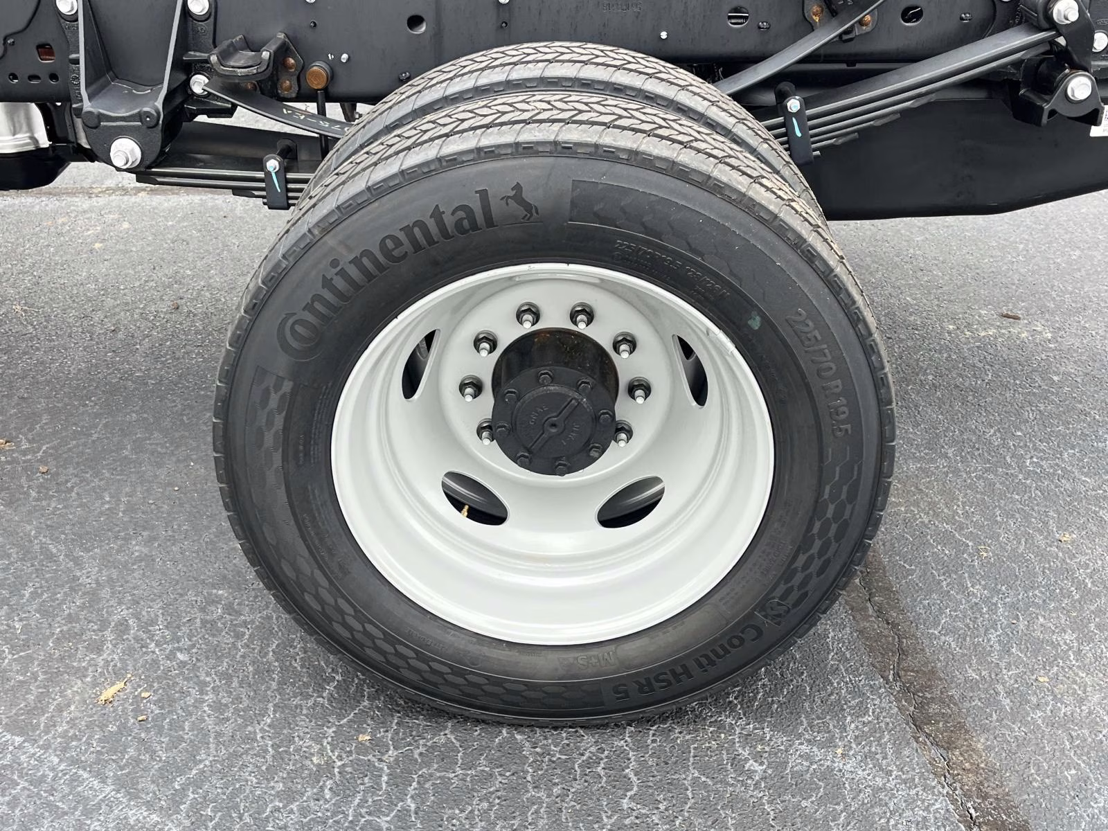 2026 Oxford White Ford Super Duty F-550 DRW XL 4X4 Chassis