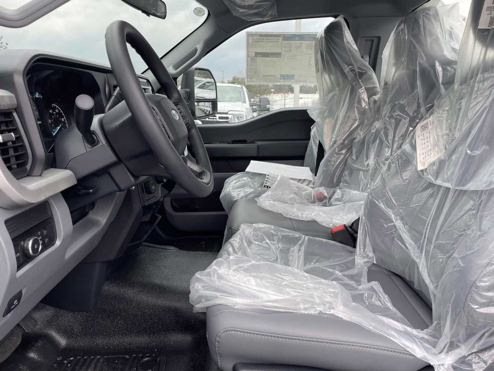 2026 Oxford White Ford Super Duty F-450 DRW XL RWD Chassis