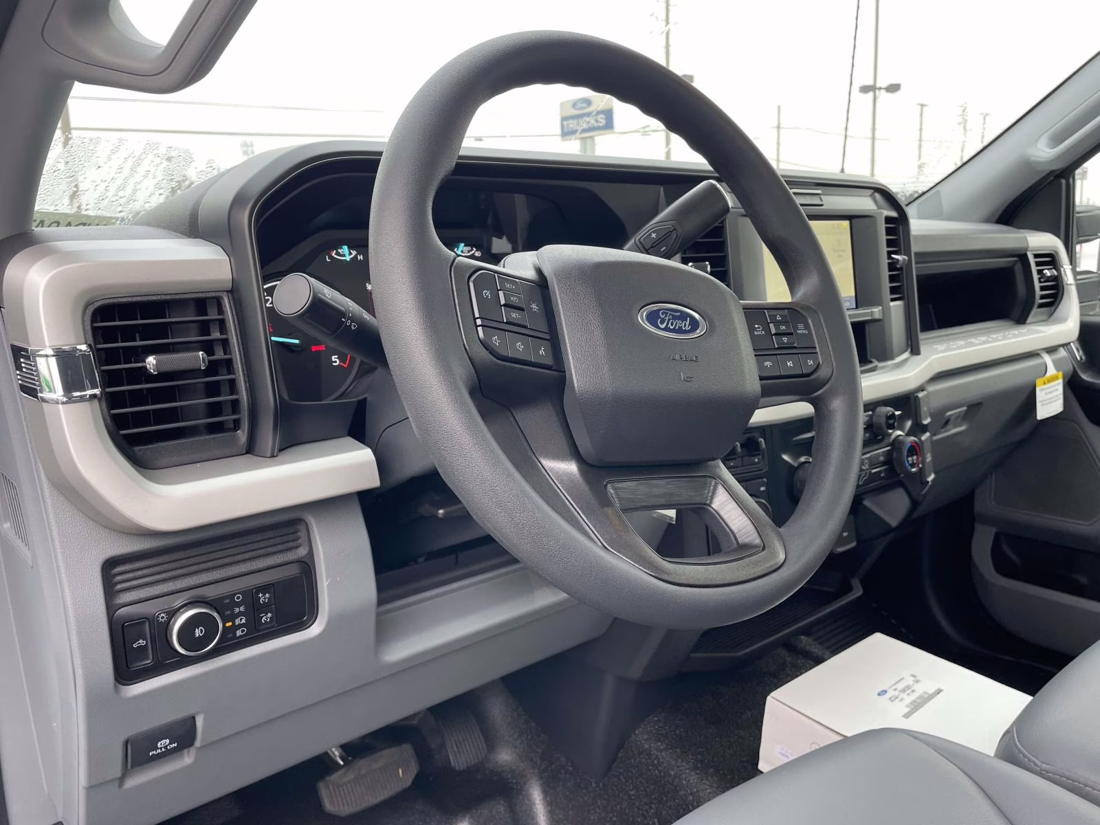 2026 Oxford White Ford Super Duty F-450 DRW XL 4X4 Chassis