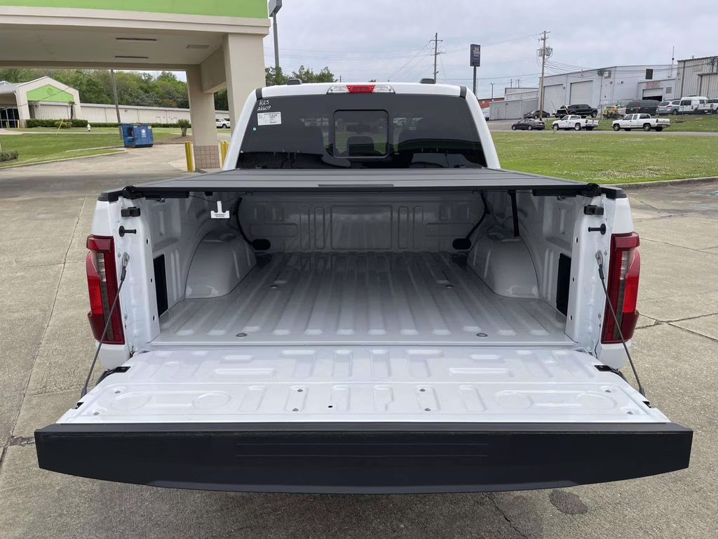 2026 Oxford White Ford F-150 XLT 4X4 Truck
