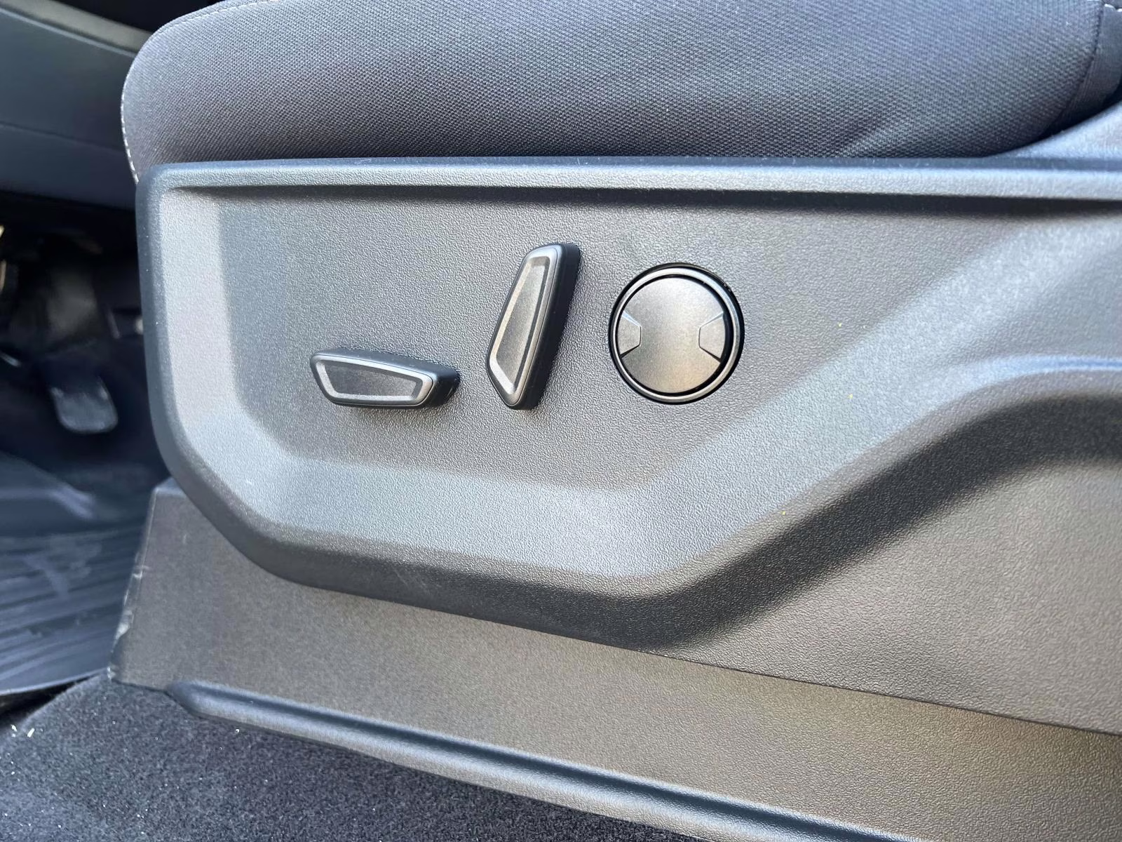 2026 Avalanche Ford F-150 XLT 4X4 Truck