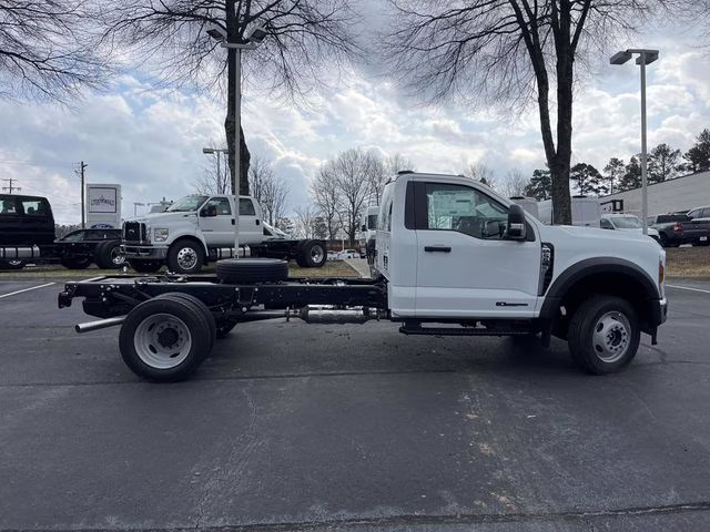 2026 Oxford White Ford Super Duty F-550 DRW XL 4X4 Chassis
