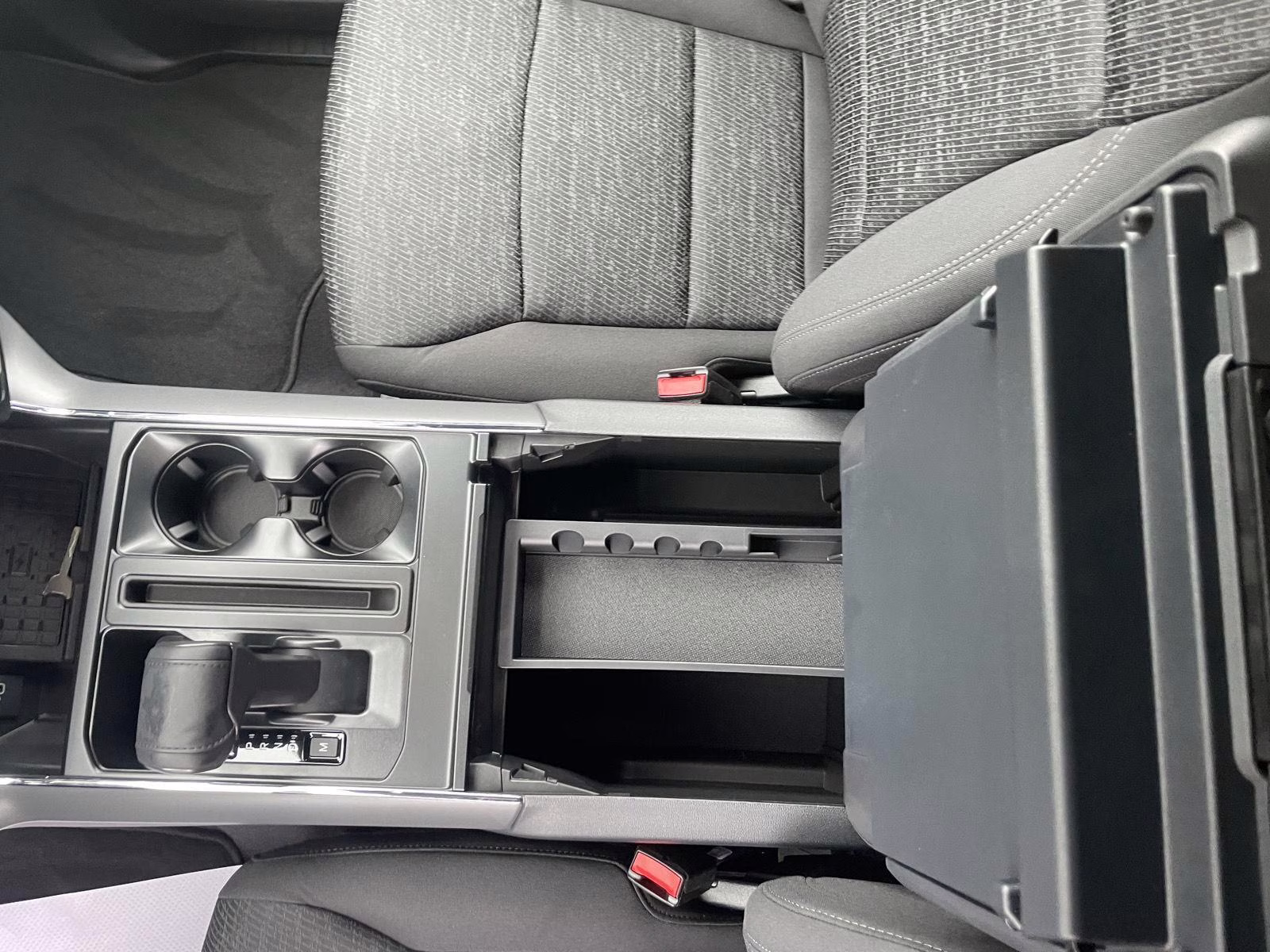 2025 Oxford White Ford F-150 XLT 4X4 Truck