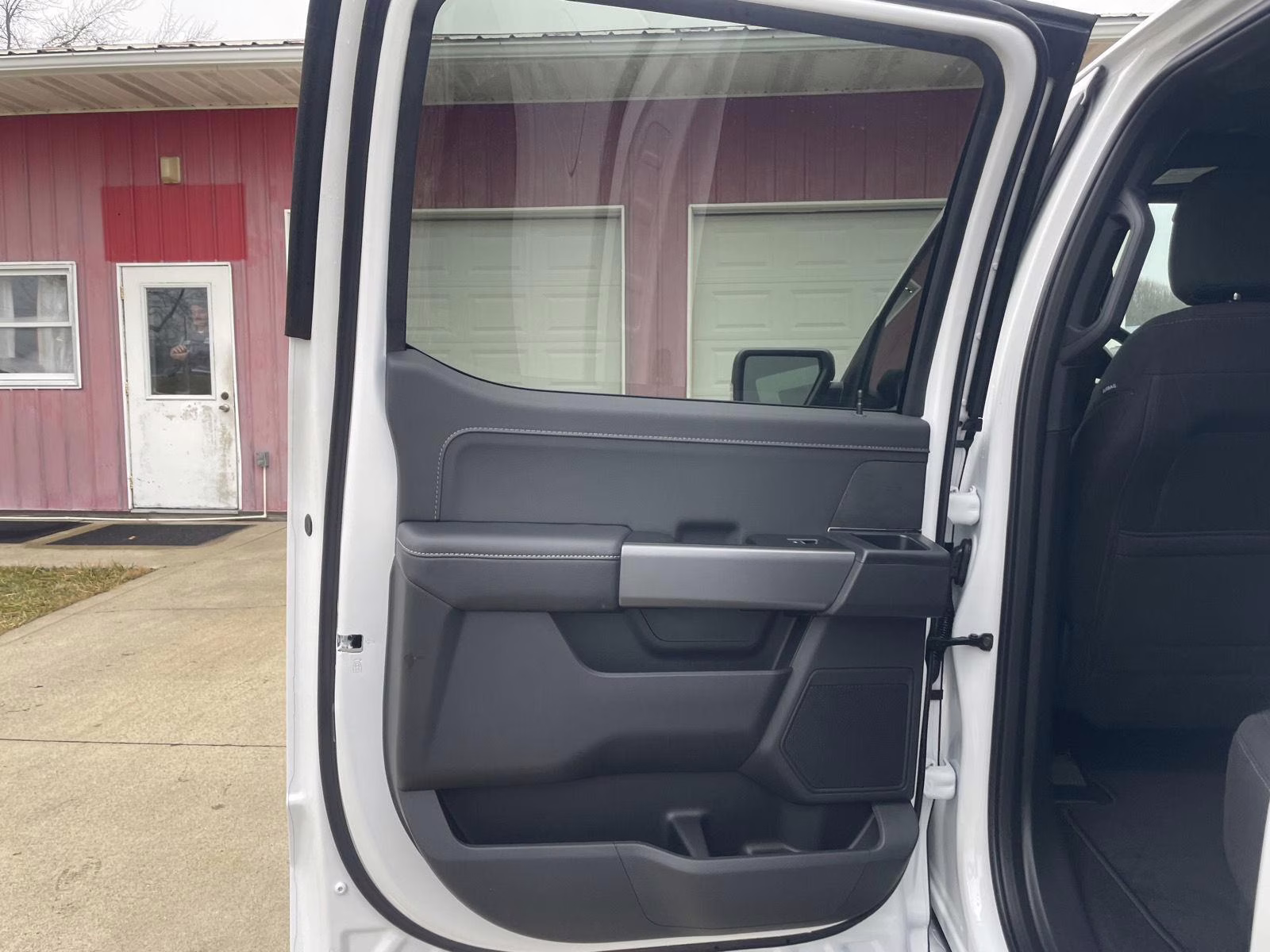 2025 Oxford White Ford F-150 XLT 4X4 Truck