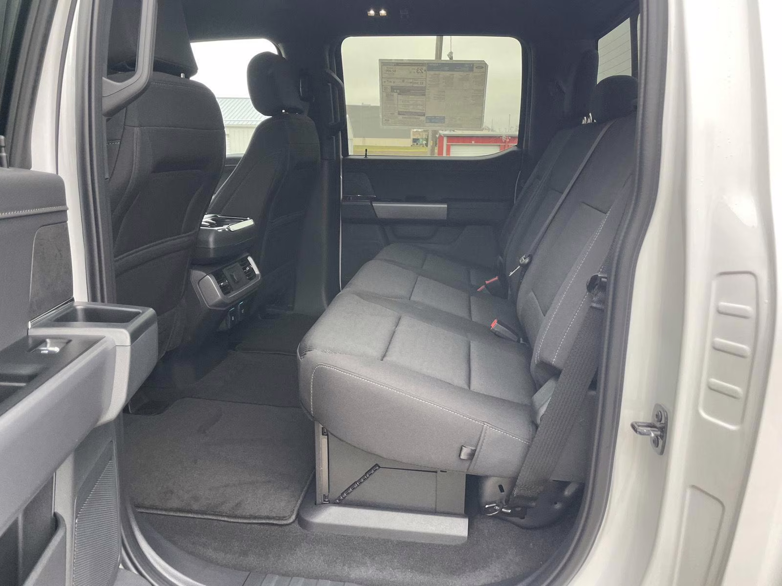 2025 Oxford White Ford F-150 XLT 4X4 Truck
