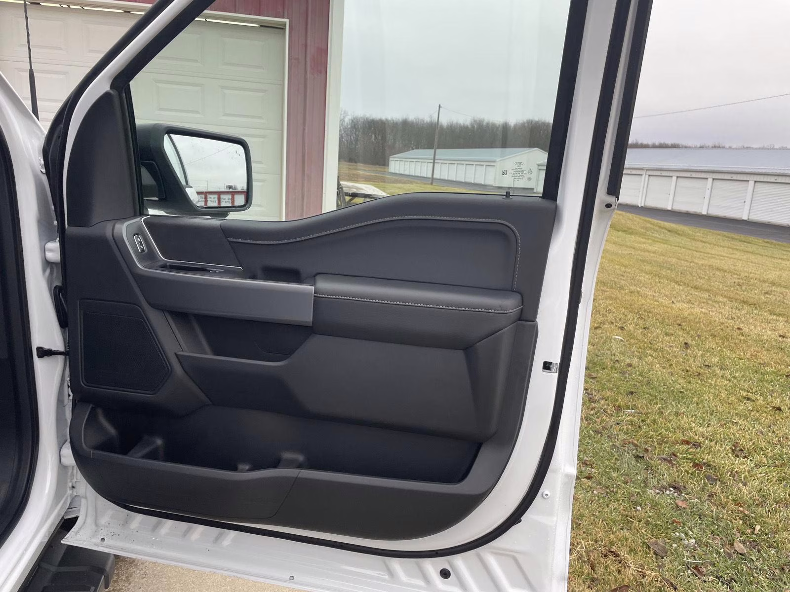 2025 Oxford White Ford F-150 XLT 4X4 Truck