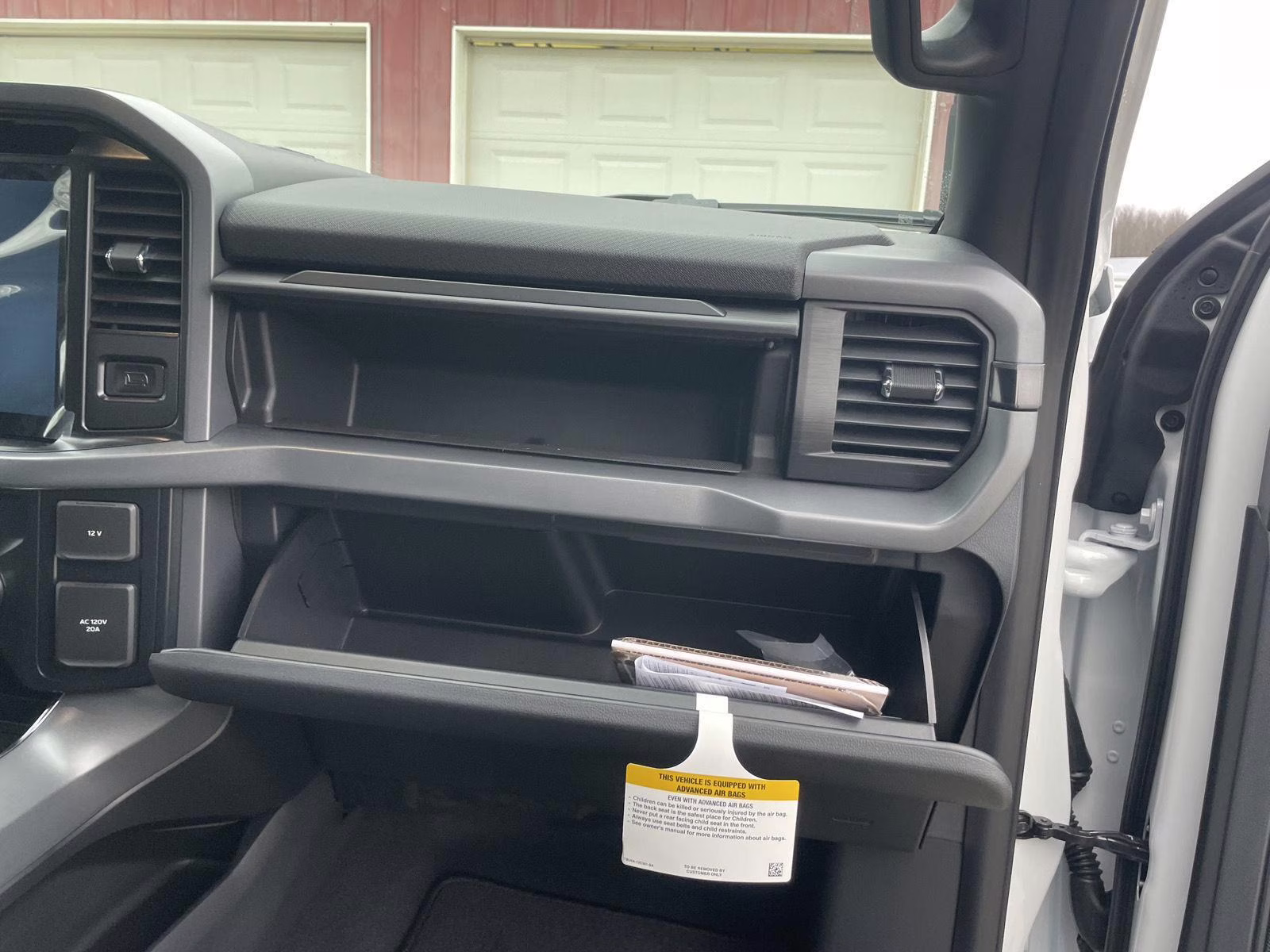 2025 Oxford White Ford F-150 XLT 4X4 Truck