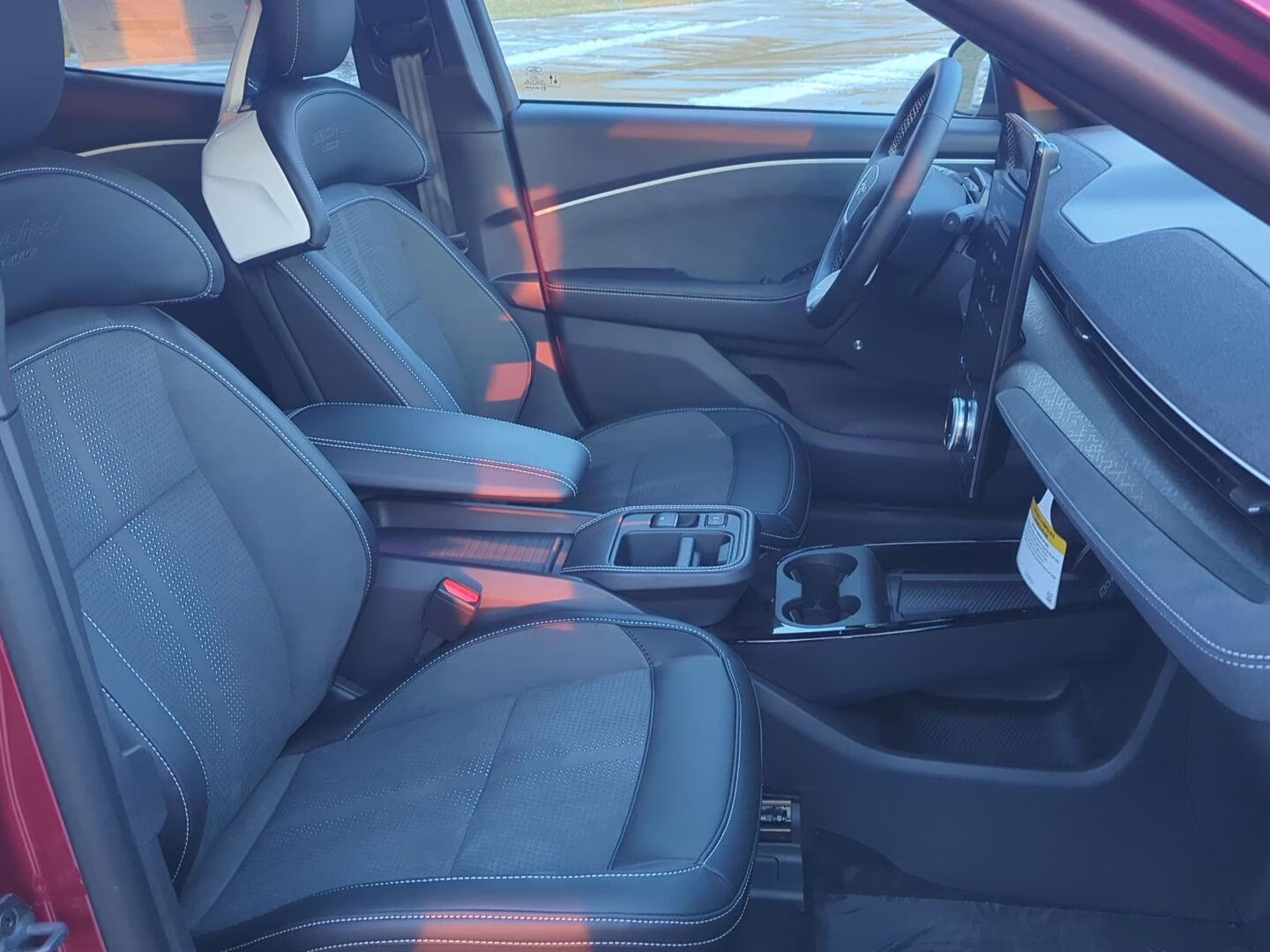 2025 Molten Magenta Metallic Tri-Coat Ford Mustang Mach-E GT AWD SUV