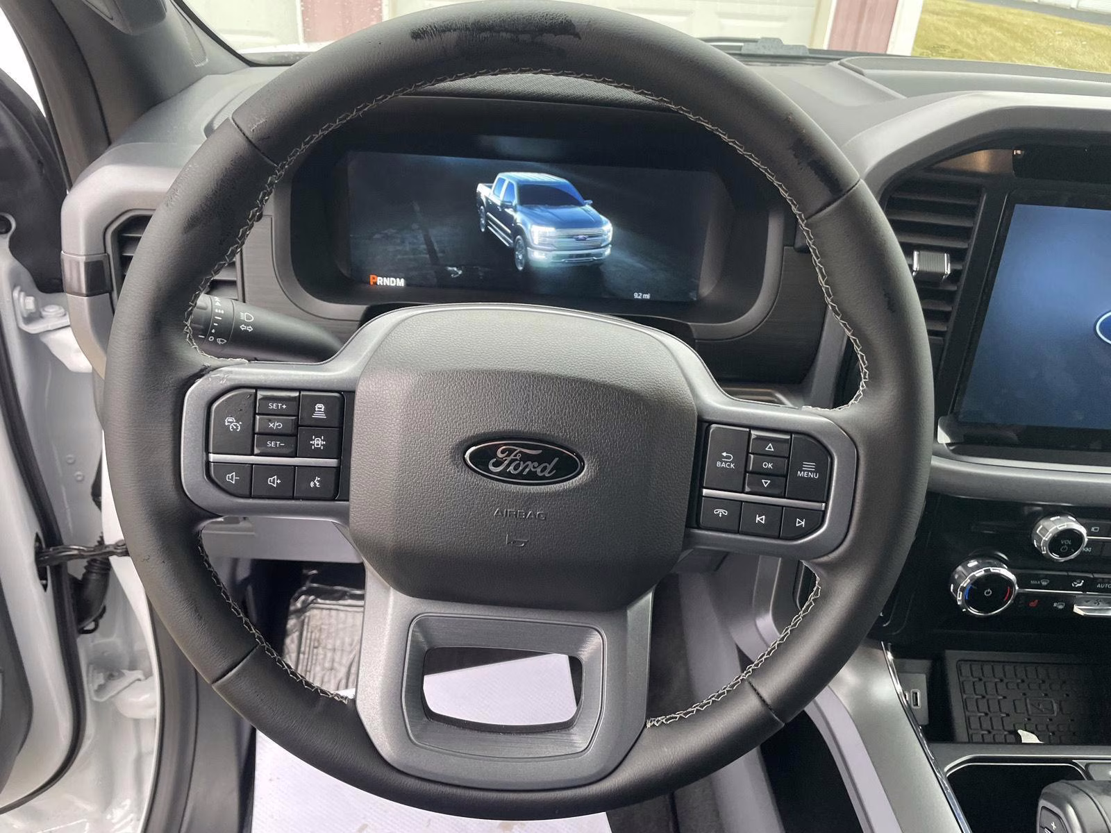 2025 Oxford White Ford F-150 XLT 4X4 Truck