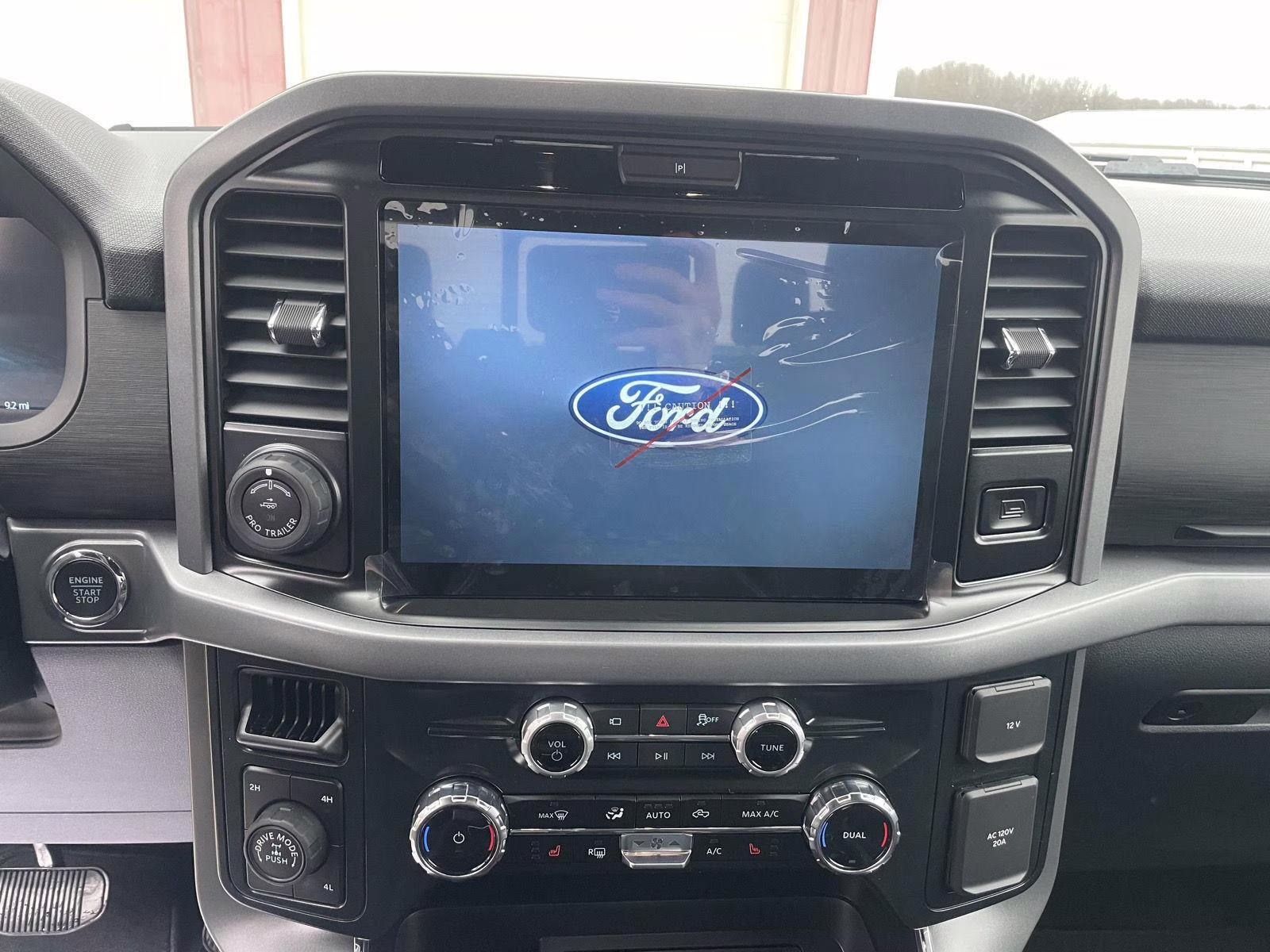 2025 Oxford White Ford F-150 XLT 4X4 Truck
