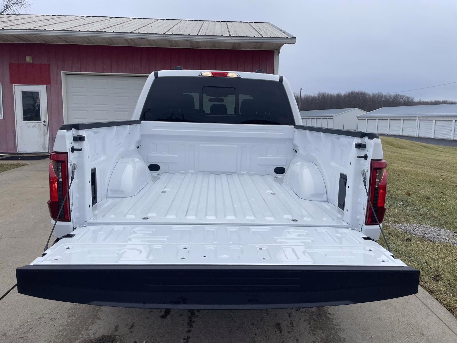 2025 Oxford White Ford F-150 XLT 4X4 Truck