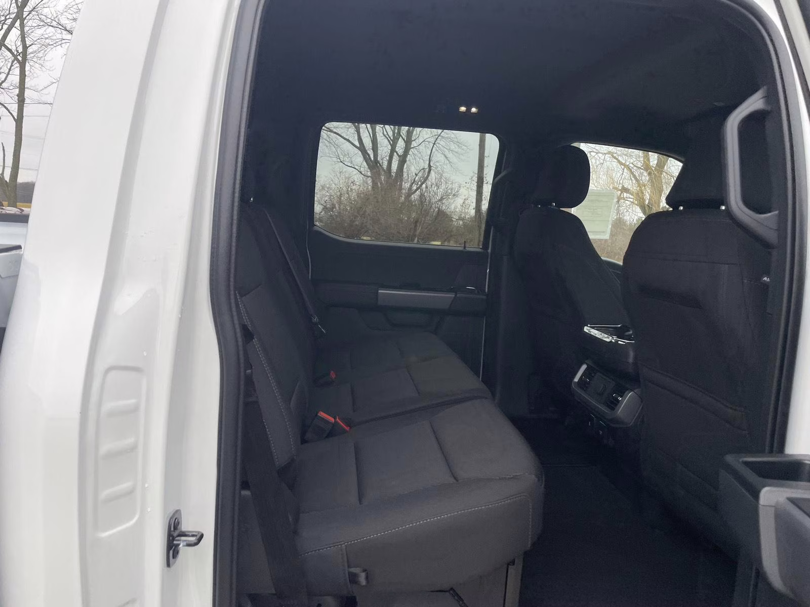 2025 Oxford White Ford F-150 XLT 4X4 Truck