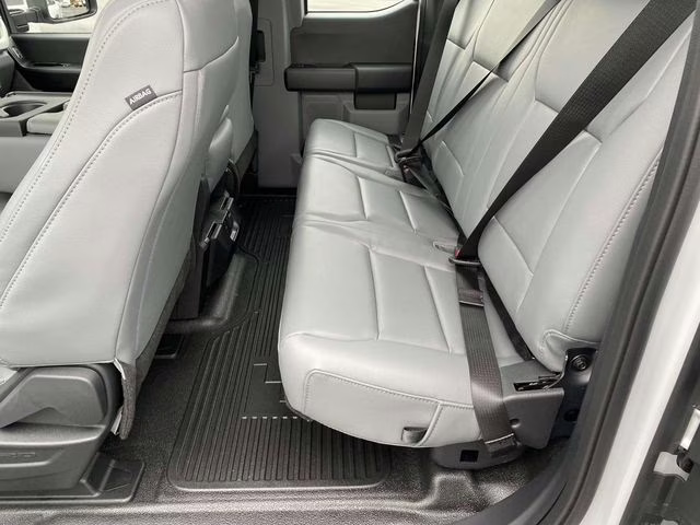 2026 Oxford White Ford Super Duty F-250 SRW XL RWD Truck