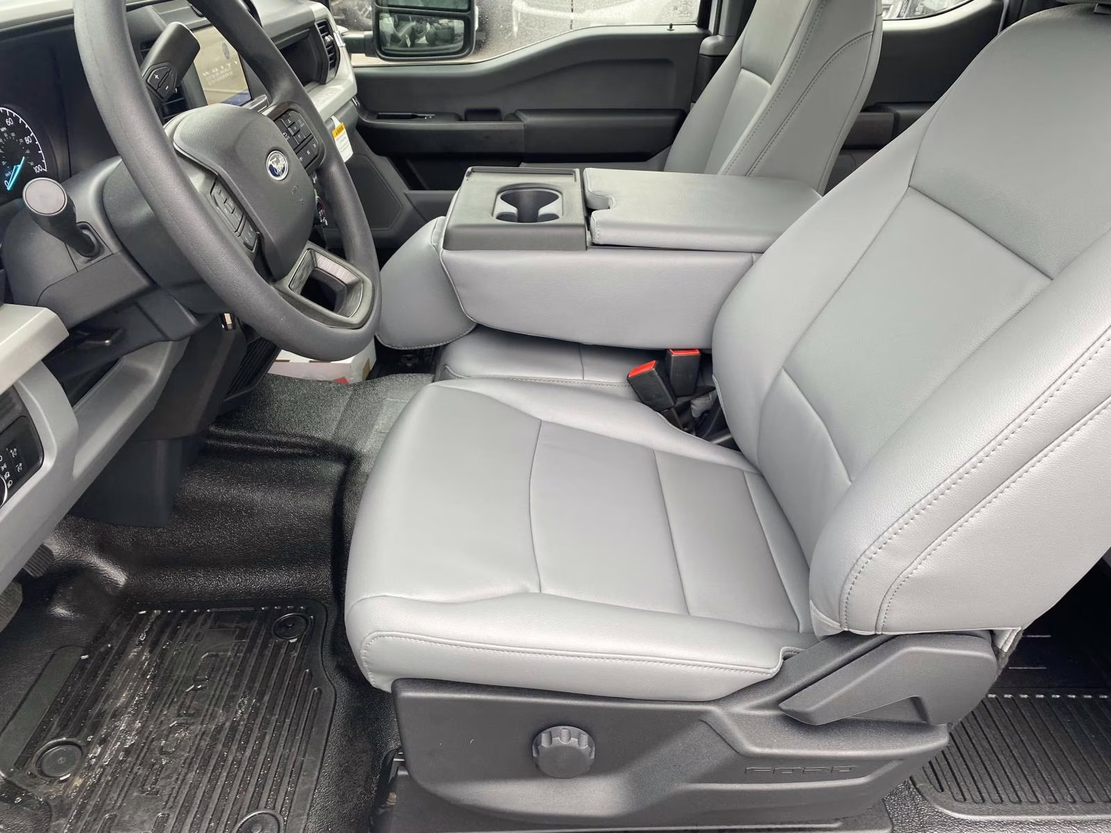 2026 Oxford White Ford Super Duty F-250 SRW XL RWD Truck