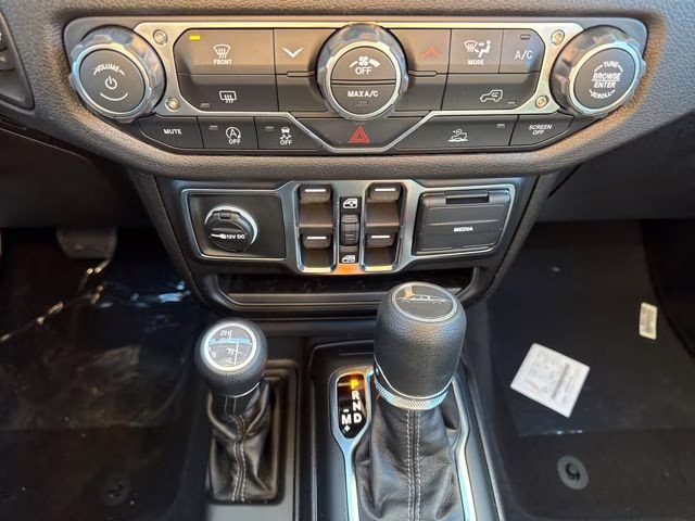 2026 Black Clearcoat Jeep Gladiator Sport 4X4 Truck