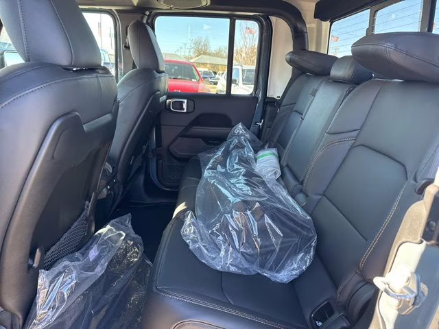 2026 Anvil Clearcoat Jeep Gladiator Sahara 4X4 Truck