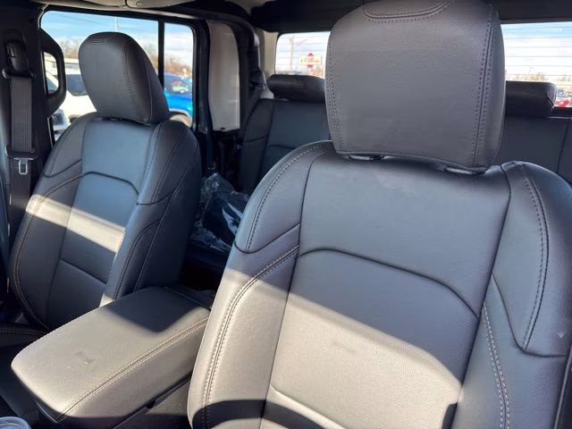 2026 Anvil Clearcoat Jeep Gladiator Sahara 4X4 Truck