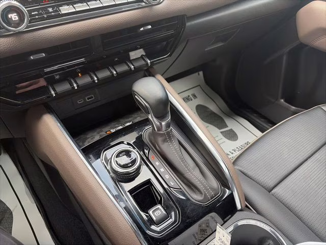 2023 Summit White GMC Canyon Denali 4X4 Truck