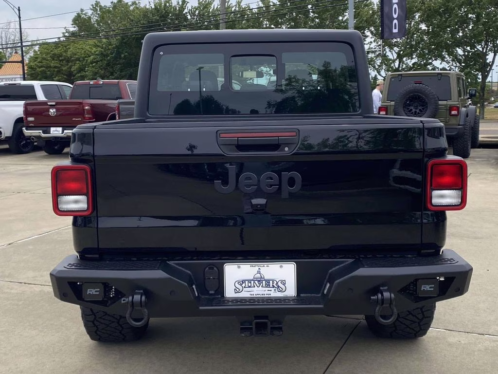 2026 Black Clearcoat Jeep Gladiator Sport 4X4 Truck
