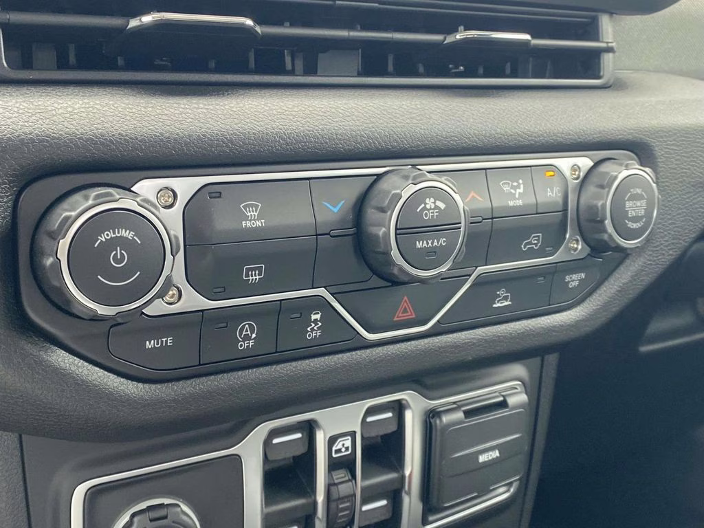 2026 Black Clearcoat Jeep Gladiator Sport 4X4 Truck