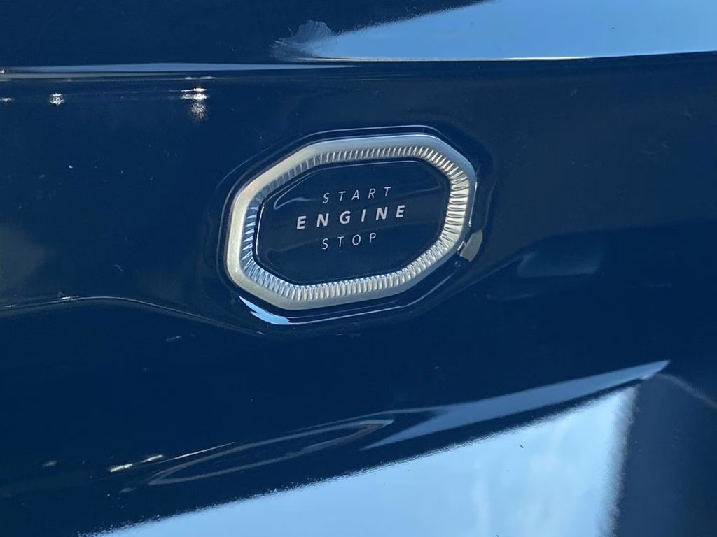 2026 Bright White Clearcoat Jeep Grand Cherokee Laredo Altitude RWD SUV