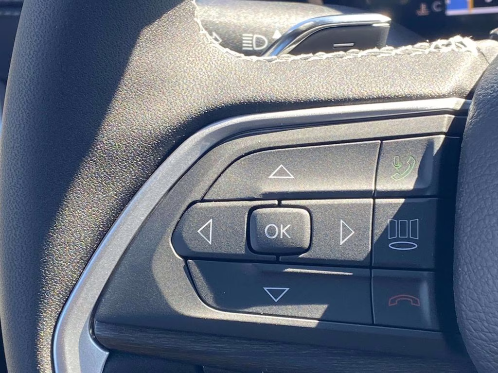 2026 Bright White Clearcoat Jeep Grand Cherokee Laredo Altitude RWD SUV