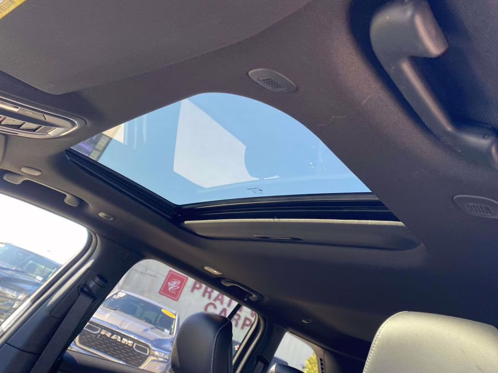 2026 Bright White Clearcoat Jeep Grand Cherokee Laredo Altitude RWD SUV