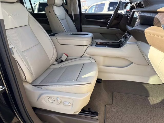 2022 Onyx Black GMC Yukon XL Denali RWD SUV