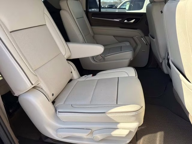 2022 Onyx Black GMC Yukon XL Denali RWD SUV