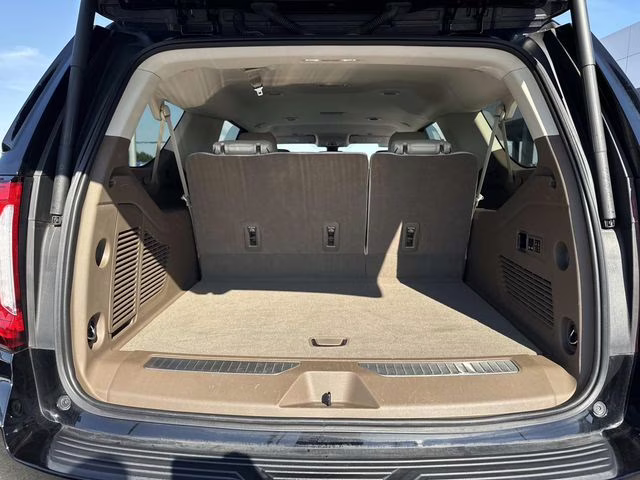 2022 Onyx Black GMC Yukon XL Denali RWD SUV