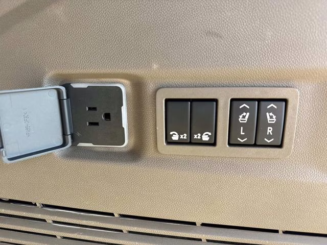 2022 Onyx Black GMC Yukon XL Denali RWD SUV