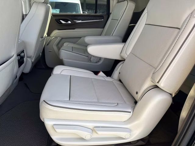 2022 Onyx Black GMC Yukon XL Denali RWD SUV