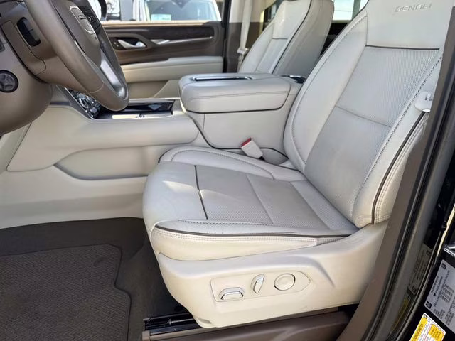 2022 Onyx Black GMC Yukon XL Denali RWD SUV