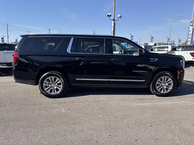 2022 Onyx Black GMC Yukon XL Denali RWD SUV