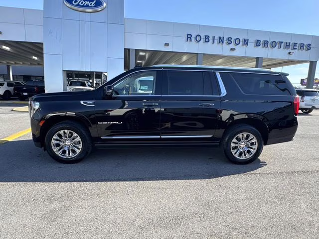 2022 Onyx Black GMC Yukon XL Denali RWD SUV