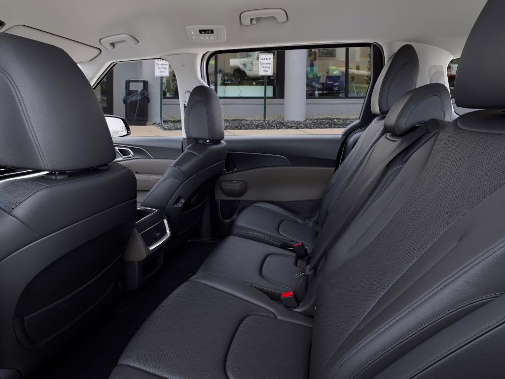 2026 Snow White Pearl Kia Carnival LXS FWD Van