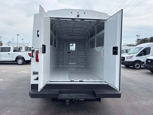 2026 Oxford White Ford E-350SD Base Cutaway RWD Cutaway